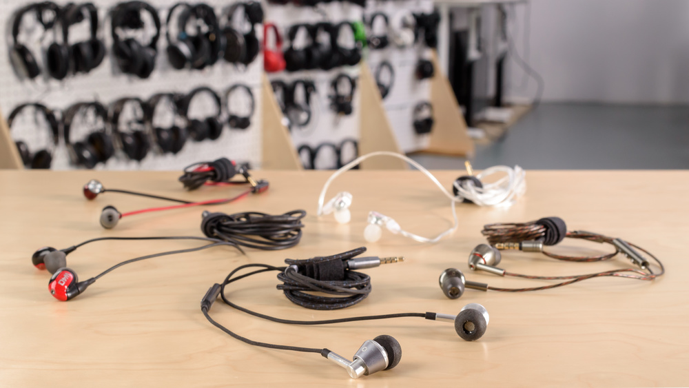 1More Triple Driver In-Ear Compare Picture