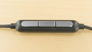 1More Triple Driver In-Ear Controls Picture
