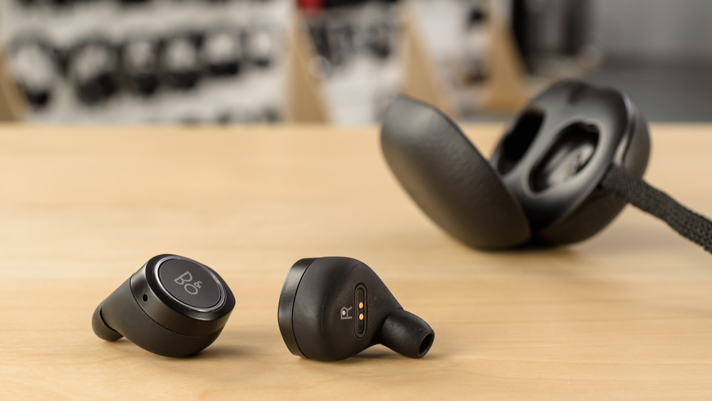 B&O PLAY E8 Design Picture