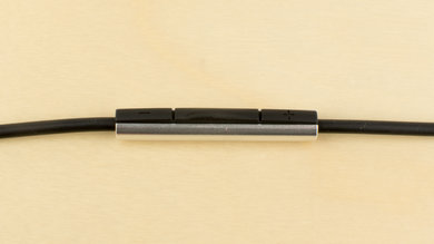 Bowers & Wilkins P7 Controls Picture