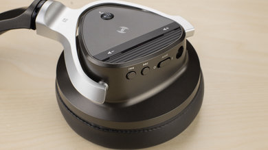 Creative Aurvana Gold Controls Picture
