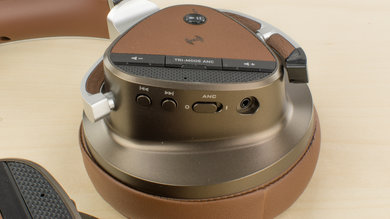 Creative Aurvana Platinum Controls Picture
