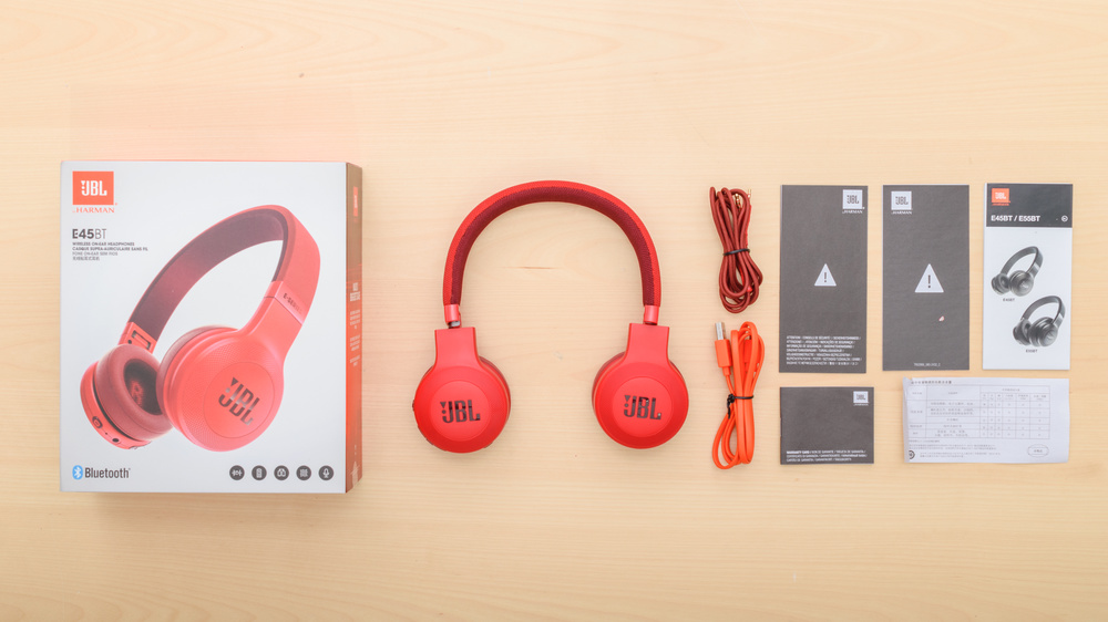JBL E45BT In the box Picture