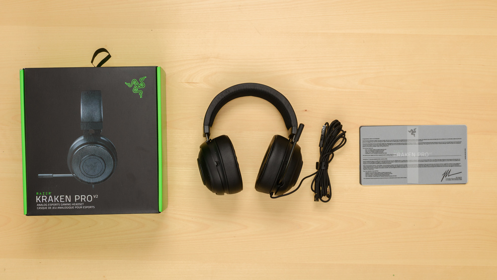 Razer Kraken Pro V2 In the box Picture