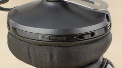 Sennheiser Momentum 2.0 Wireless Controls Picture