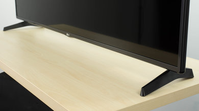 LG LH5750 Stand Picture