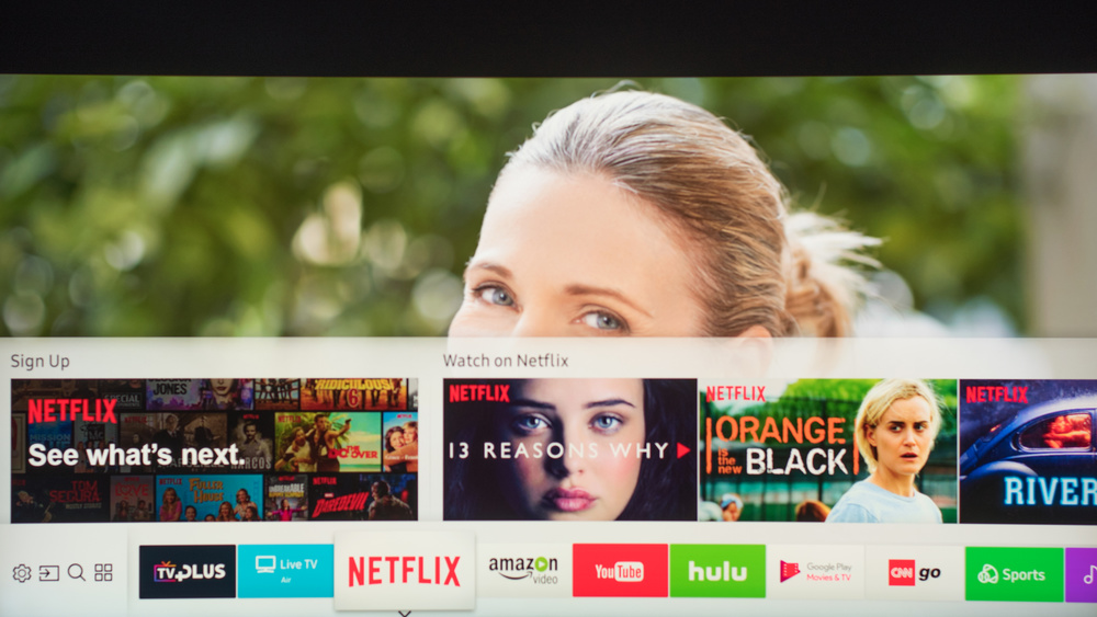 Samsung Q8C Smart TV Picture