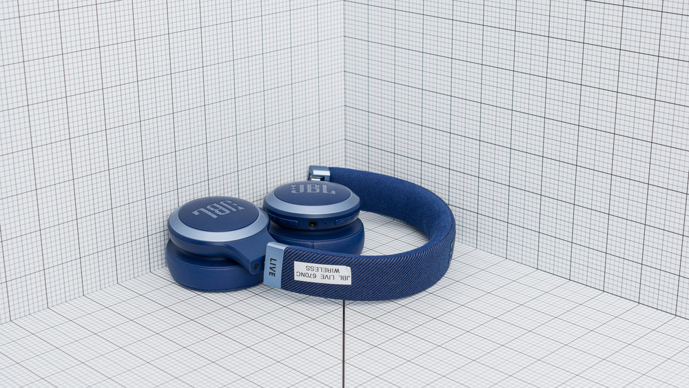 JBL Live 670NC portability picture.