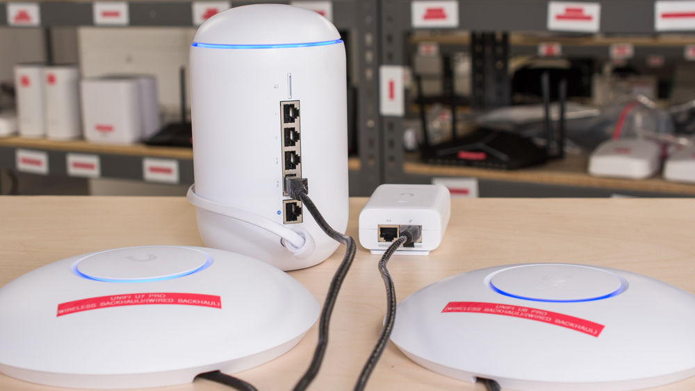 Wired vs Wireless Backhaul