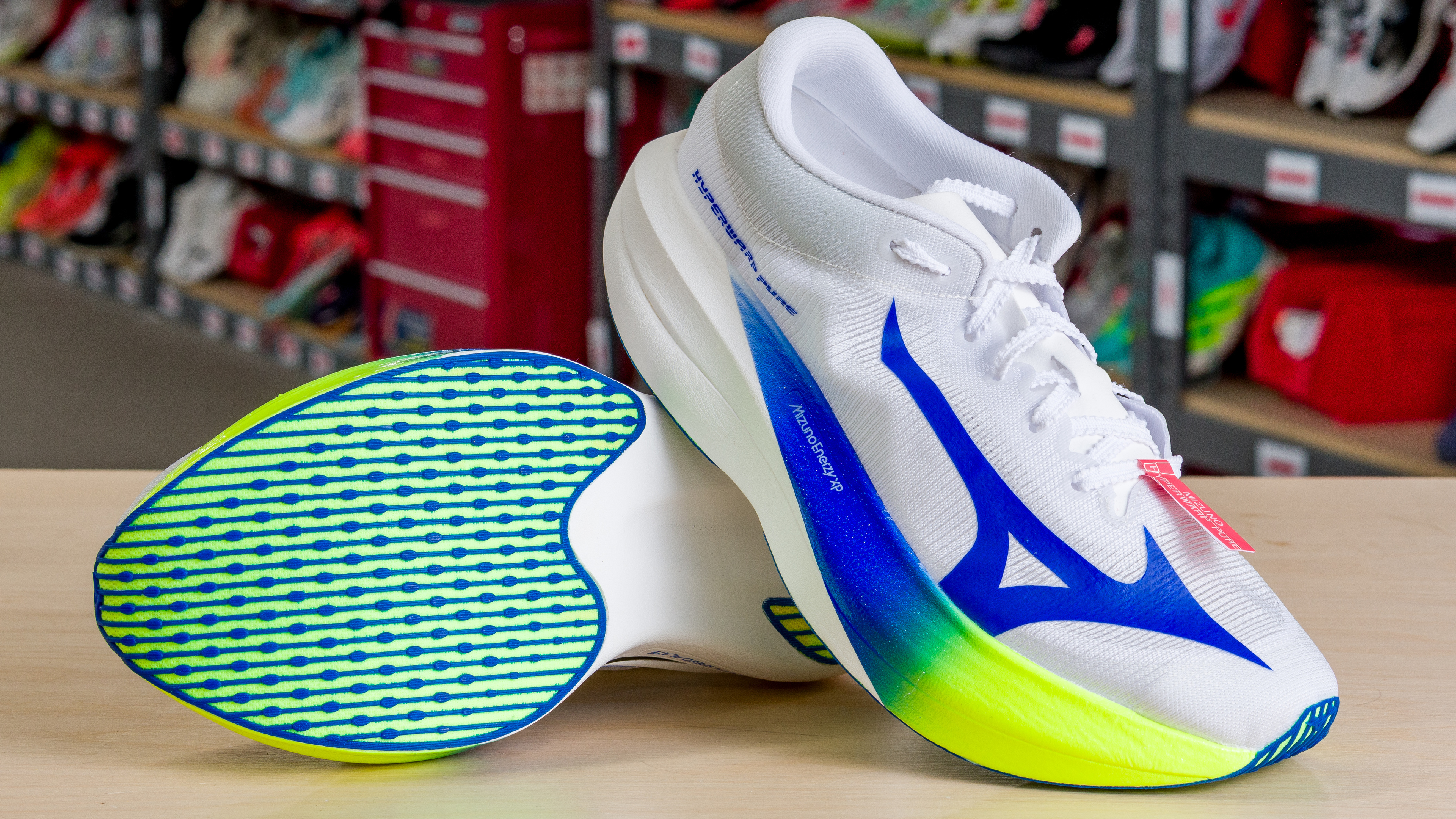 Nike Vaporfly 4 vs Mizuno Hyperwarp Pure: Which Running Shoe Is