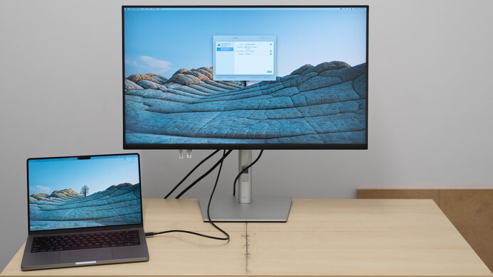 Dell P3223DE Display Picture