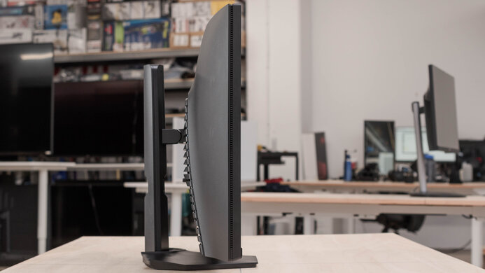 Dell S2721HGF Thickness Picture