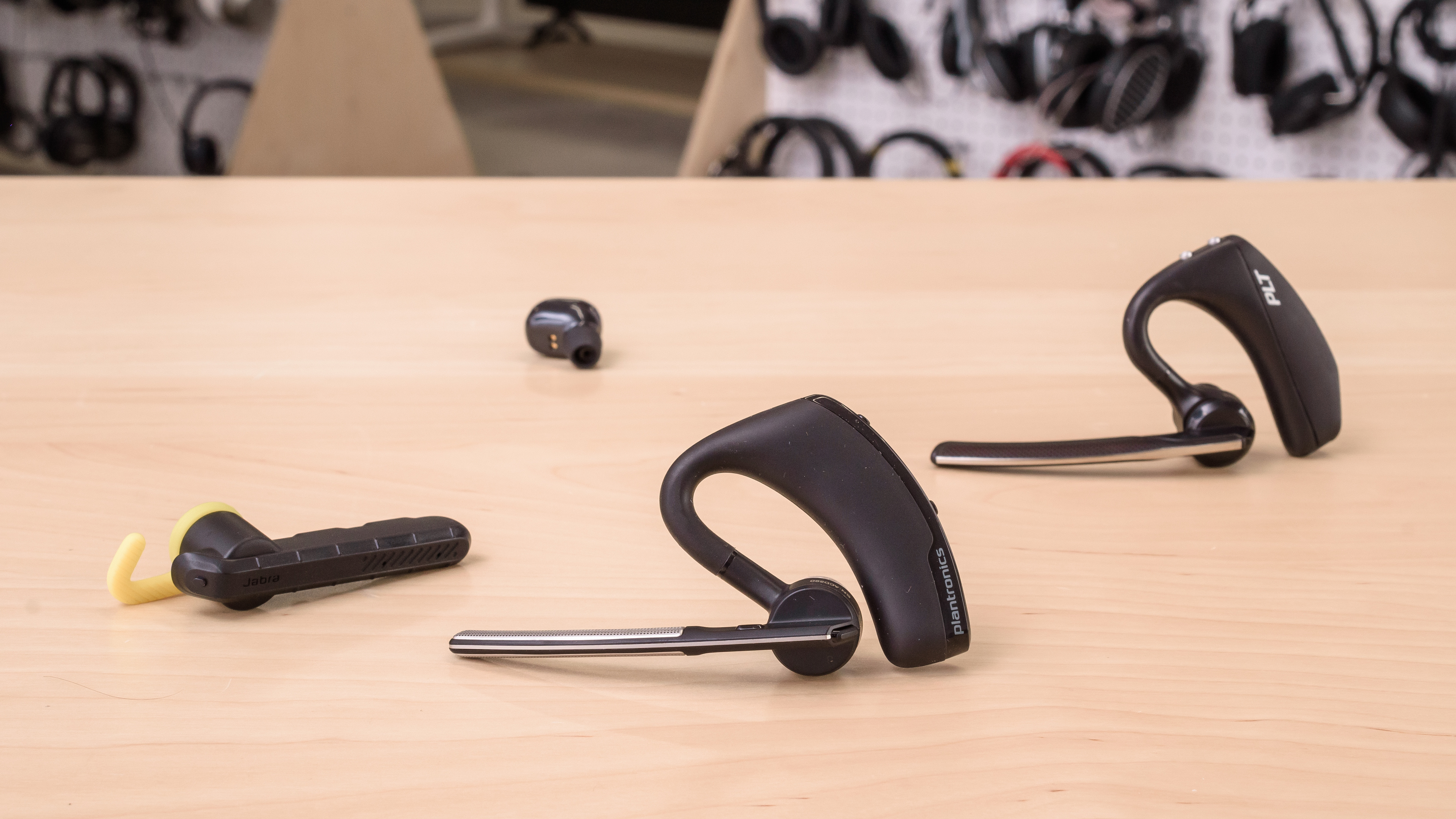 ヘッドホン Plantronics Voyager Legend 31HfGLBtCjL.jpg_BO30,255,255,