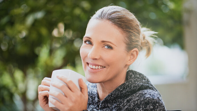 Dell UltraSharp U2721DE Average Room