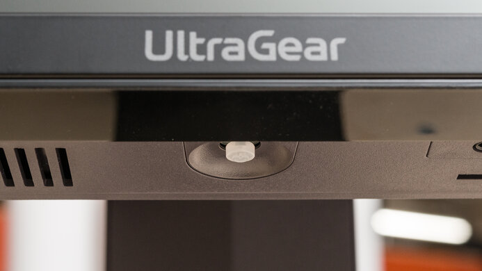 LG 32GQ950-B Controls Picture