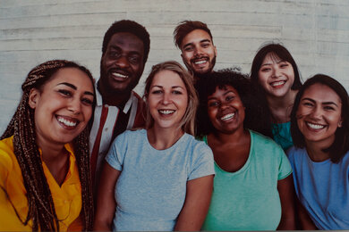 HP ENVY 6065e Friends Picture