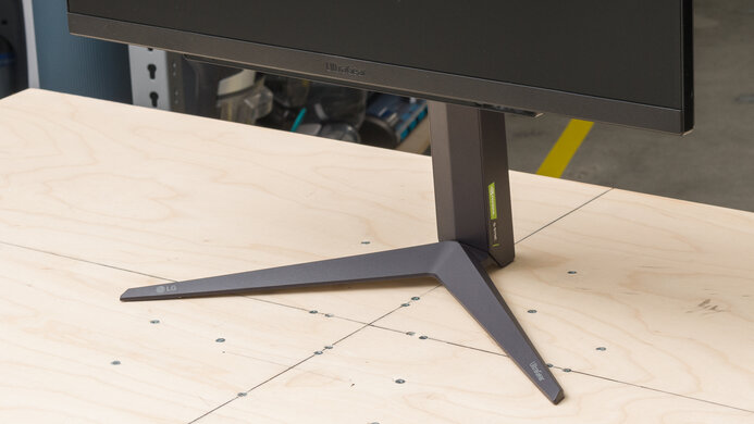 LG 27GR83Q-B Stand Picture