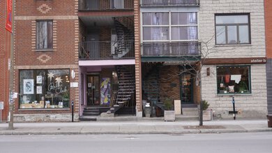 Sony α6100 Sample Gallery - Studio