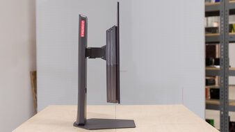 LG 27GX700A-B Thickness Picture