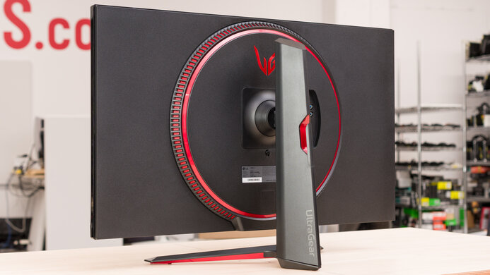 LG 32GP850-B/32GP83B-B Back Picture