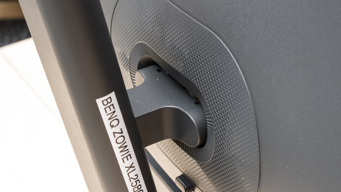 BenQ ZOWIE XL2586X Ergonomics Picture