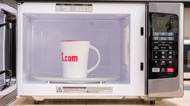 Toshiba EM925A5A-BS Cooking Chamber Photo