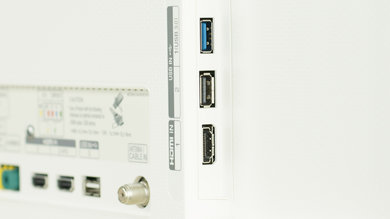 LG UH9500 Side Inputs Picture