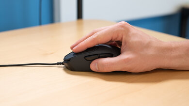 ROCCAT Kain 120 AIMO Fingertip Grip Picture