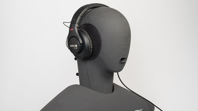 Shure SRH 440 Angled Picture