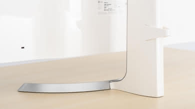 LG 32UD99-W Build Quality Picture