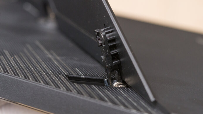 ASUS ROG Strix XG16AHPE Ergonomics Picture