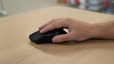 VicTsing Wireless Gaming Mouse Fingertip Grip Picture