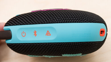 JBL Clip 5 Controls Photo 2