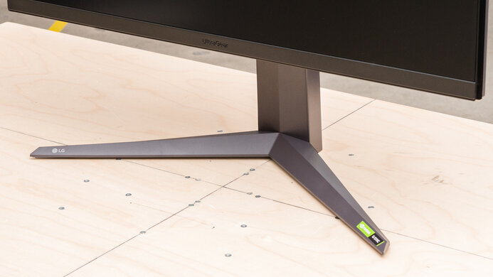 LG 32GR93U-B Stand Picture