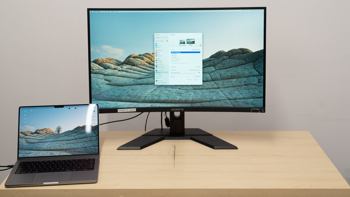 Gigabyte G32QC Display Picture