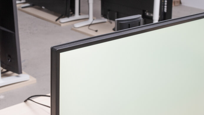 Dell UltraSharp U2520D Borders Picture