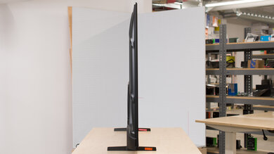 Hisense QD6QF Thickness Picture