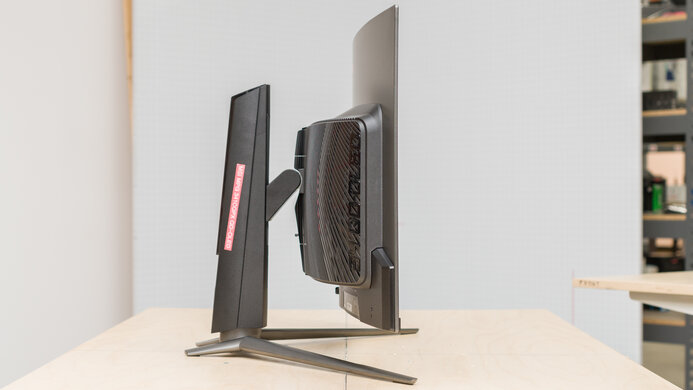 MSI MPG 341CQPX QD-OLED Thickness Picture