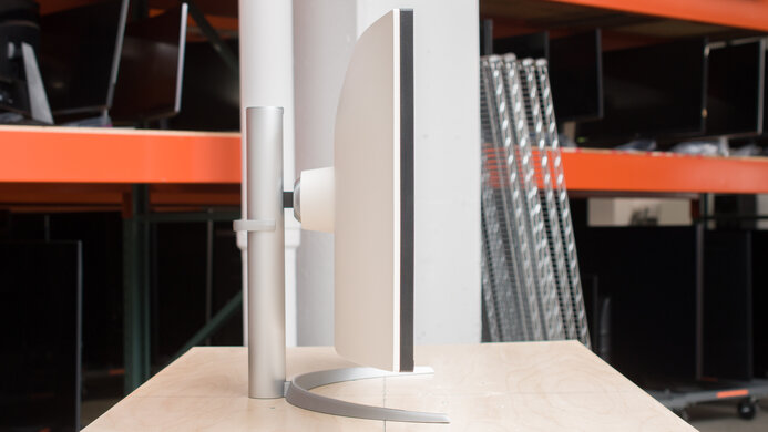 LG 40WP95C-W Thickness Picture