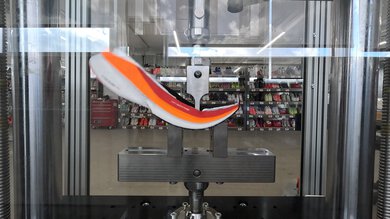Skechers Aero Razor Forefoot Bending Resistance Picture