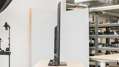 Hisense U7N [U7, U75N] Thickness Picture