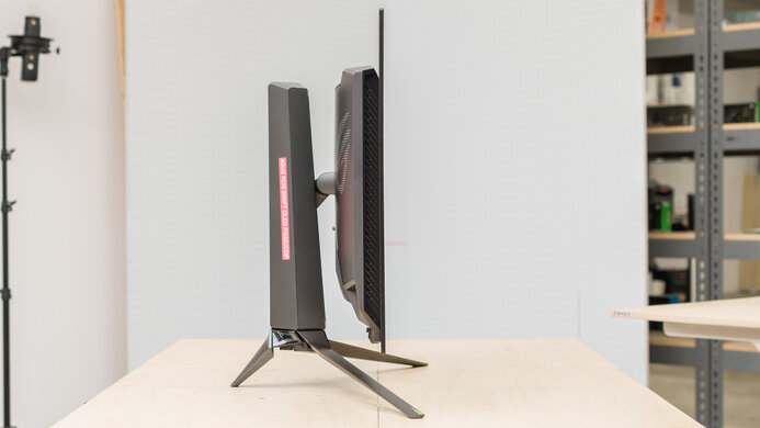 ASUS ROG Swift OLED PG32UCDP Thickness Picture