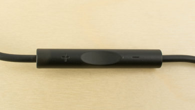 Bowers & Wilkins P5 Series 2 Controls Picture