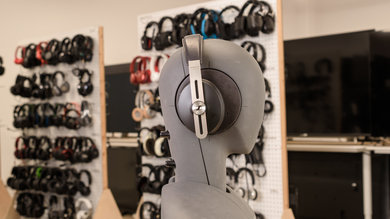 Sennheiser Momentum 3 Wireless Side Picture