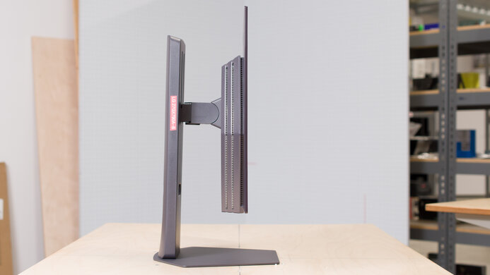 LG 27GX790A-B Thickness Picture