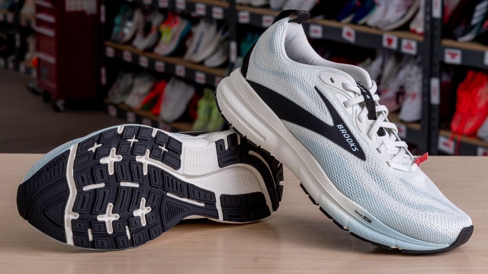 Brooks Trace 4