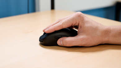 SteelSeries Prime Wireless Fingertip Grip Picture