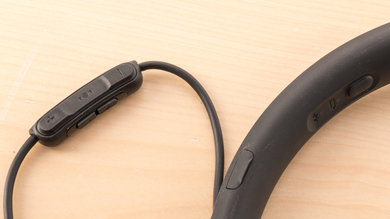 Bose Hearphones Wireless Controls Picture