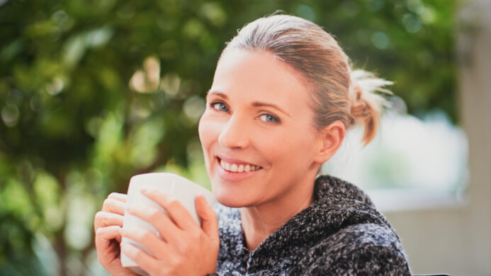 Gigabyte M27Q P Average Room