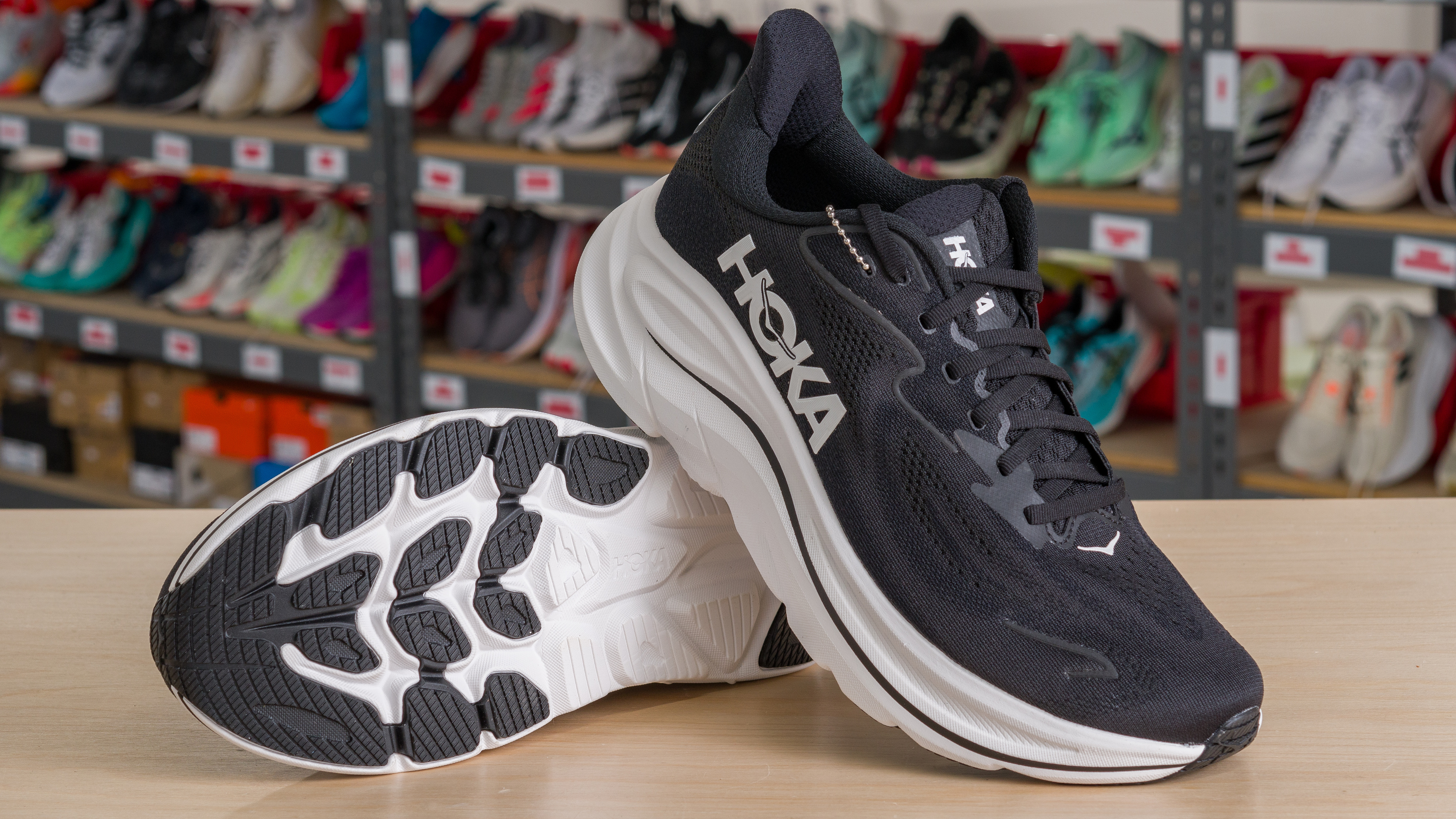 nike pegasus vs hoka clifton